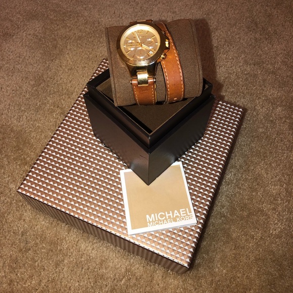Michael Kors Slim Runway MK2256 Tan Watch - Picture 2 of 5